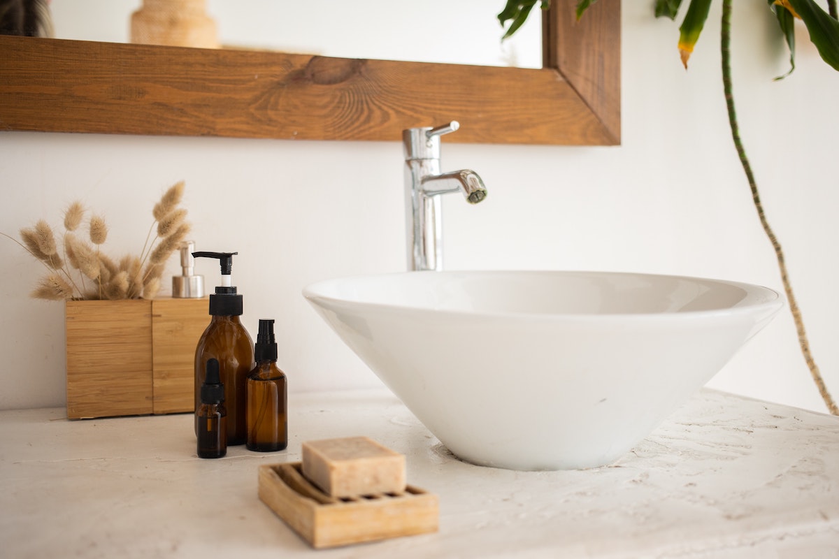 Practical ideas to make your bathroom more environmentally friendly wash basin